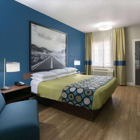 Super 8 By Wyndham San Antonio Near Fort Sam Houston Eksteriør bilde