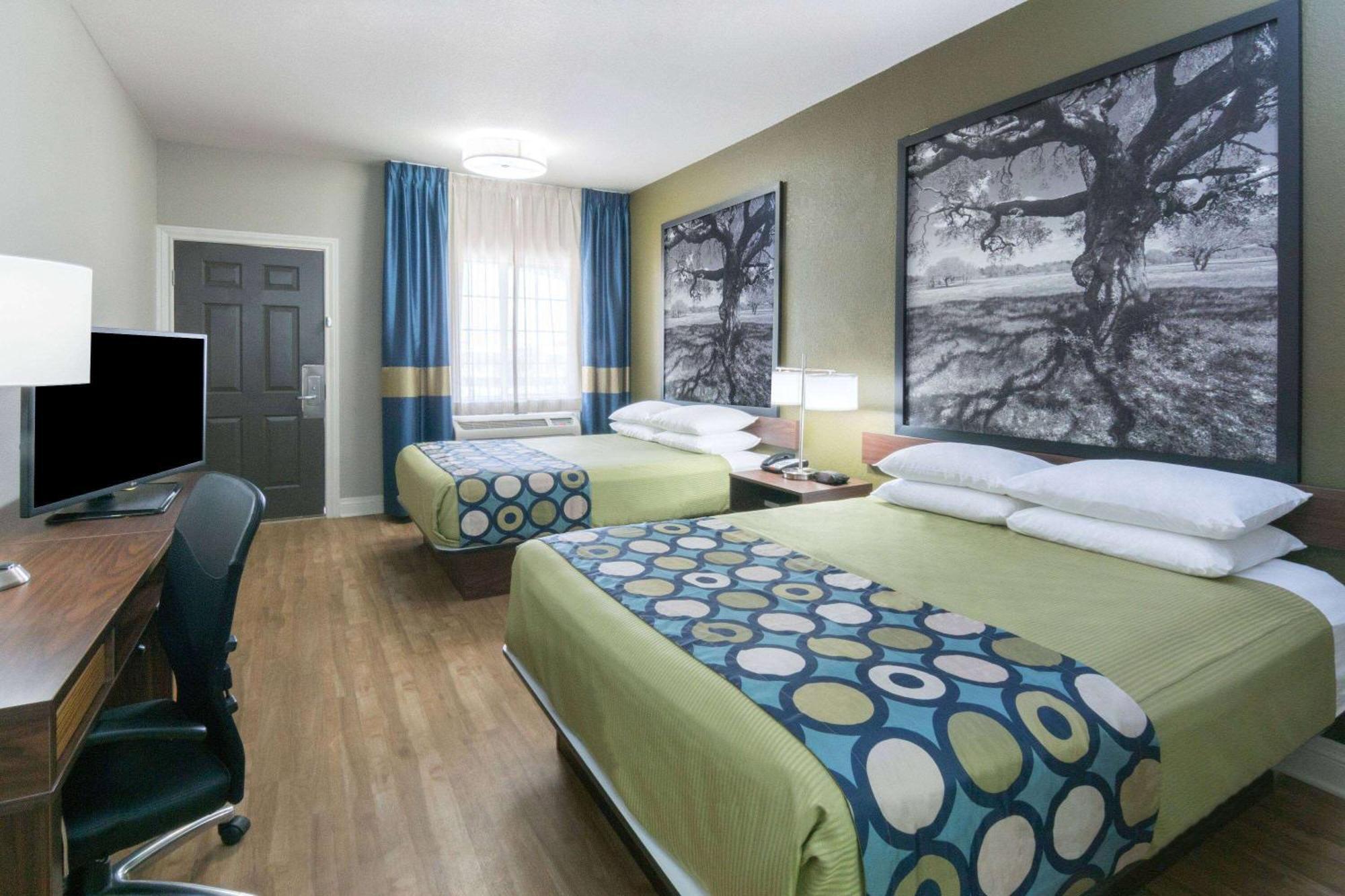Super 8 By Wyndham San Antonio Near Fort Sam Houston Eksteriør bilde